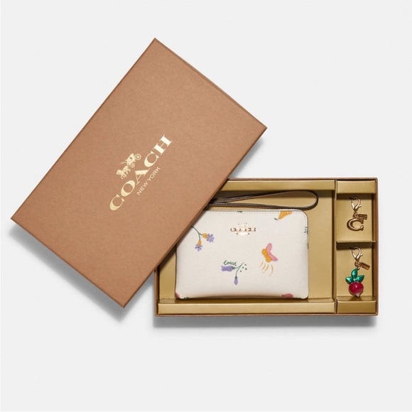 Coach Handbags - 🥕 🦋Coach Boxed Corner Zip Wristlet with Dreamy Vegetable and Butterfly  Print
